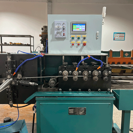 Comflex-interlock-hose-making-machine